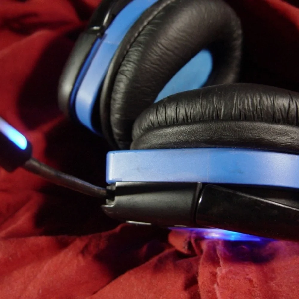 PDP 051-049R PS4 LVL50 Wireless Stereo Gaming Headset Afterglow with usb dongle